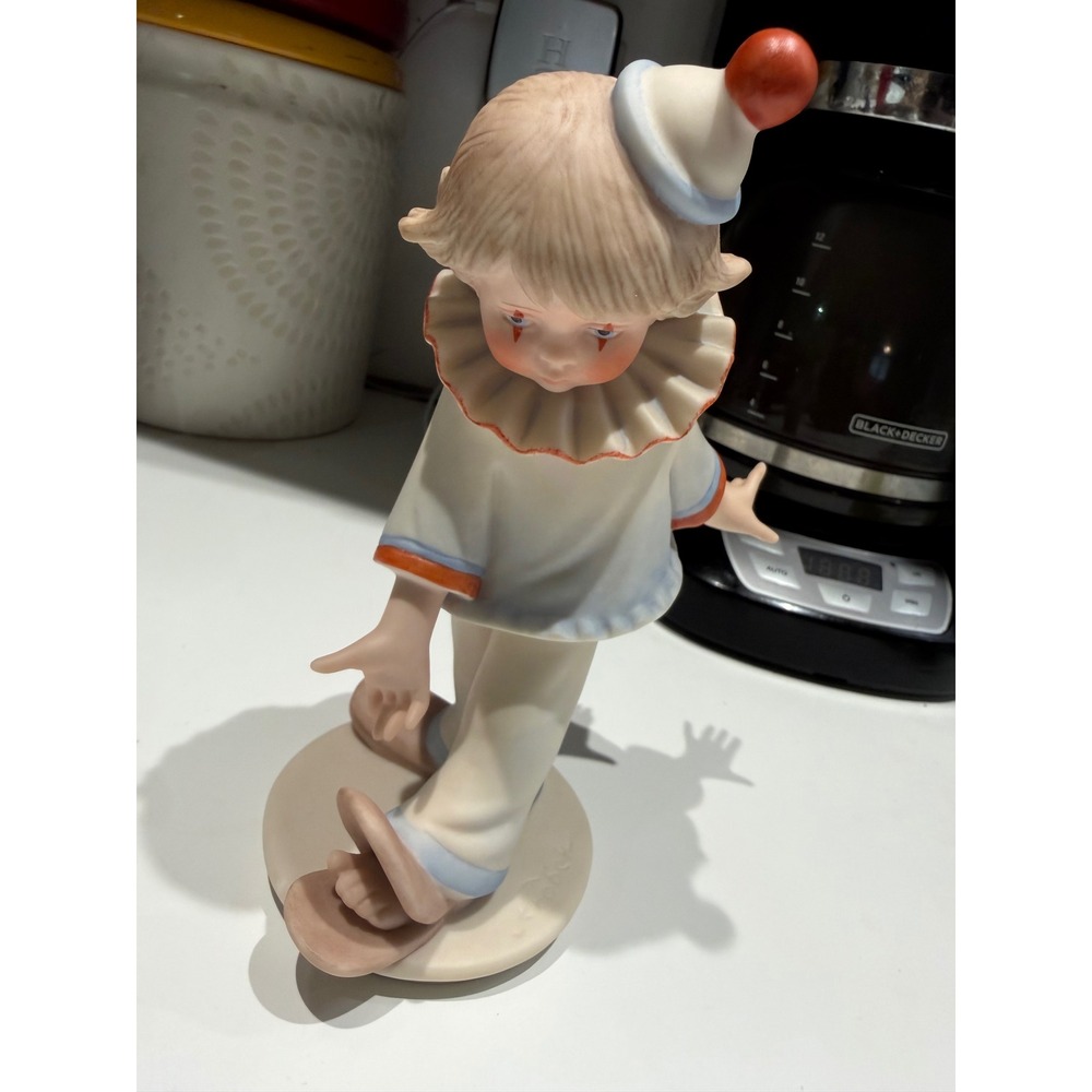 Goebel 1983 In the Spotlight Clown Figurine Gerhard Skrobek Under the Big Top